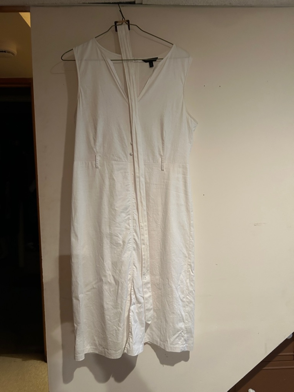 Banana Republic White Sleeveless V-Neck cotton belted Midi Dress
